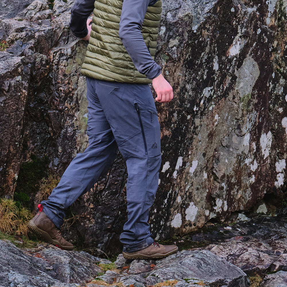 Charcoal) | Tackle the wilderness with our Vinter mountaineering trousers, built for versatility and performance in 3-season conditions