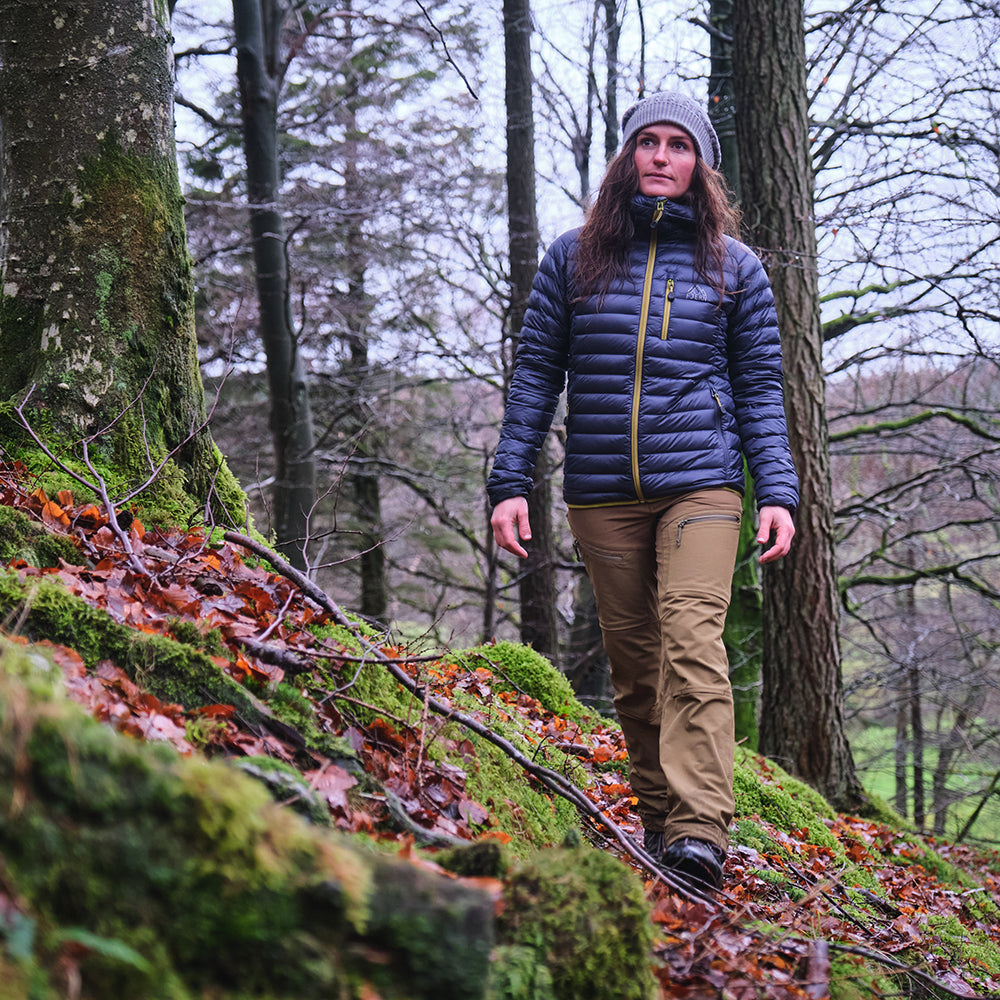 Fjern - Womens Aktiv Down Hooded Jacket (Storm Grey/Lime) | Venture further with the Aktiv, a versatile and lightweight insulated layer that offers exceptional warmth in a compact package