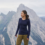 Fjern - Womens Första Merino Blend Long Sleeve Crew Baselayer (Navy) | Explore the outdoors with the Första, a versatile and lightweight technical crew top designed for the active adventurer