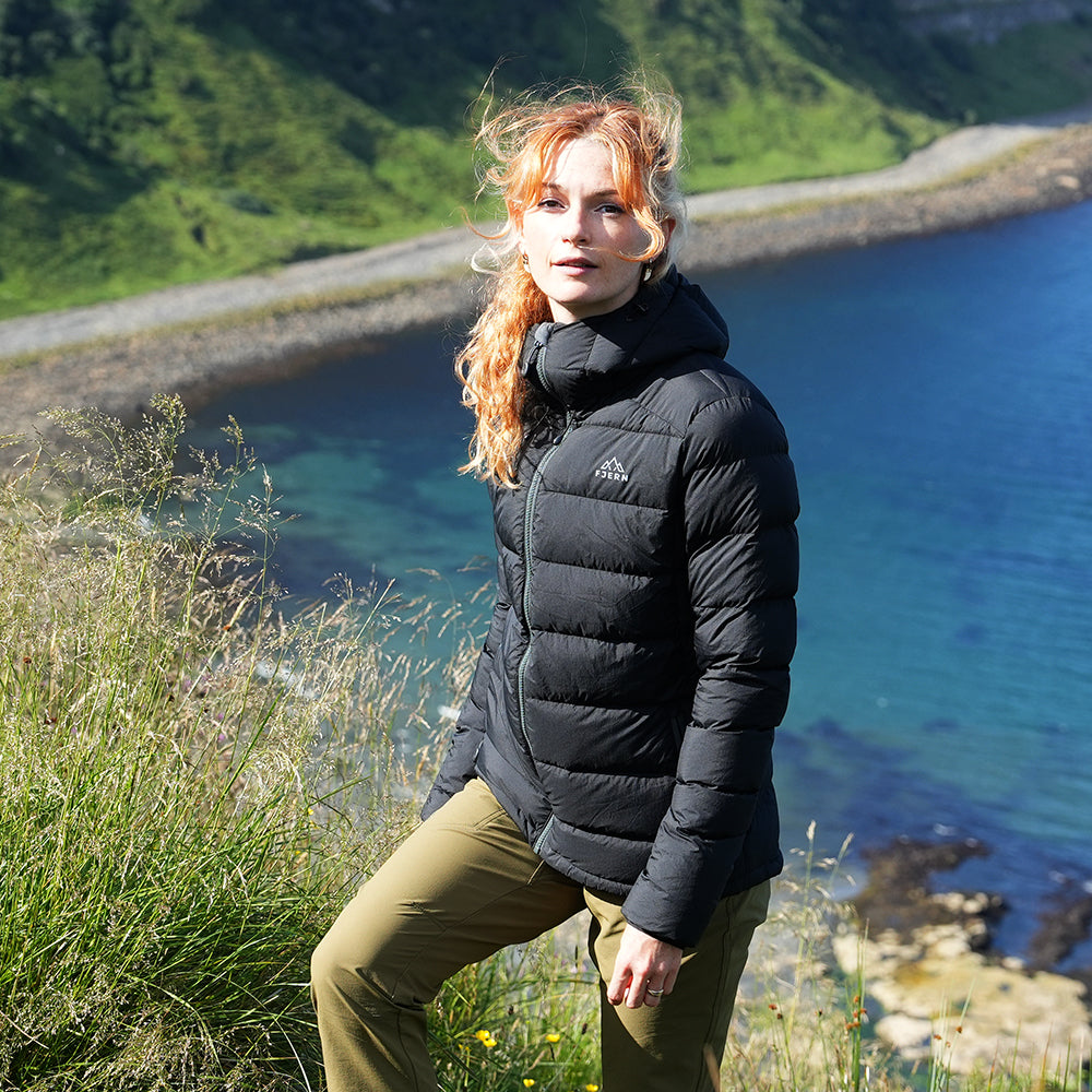 Fjern Womens Arktis III Down Hooded Jacket (Black/Charcoal)