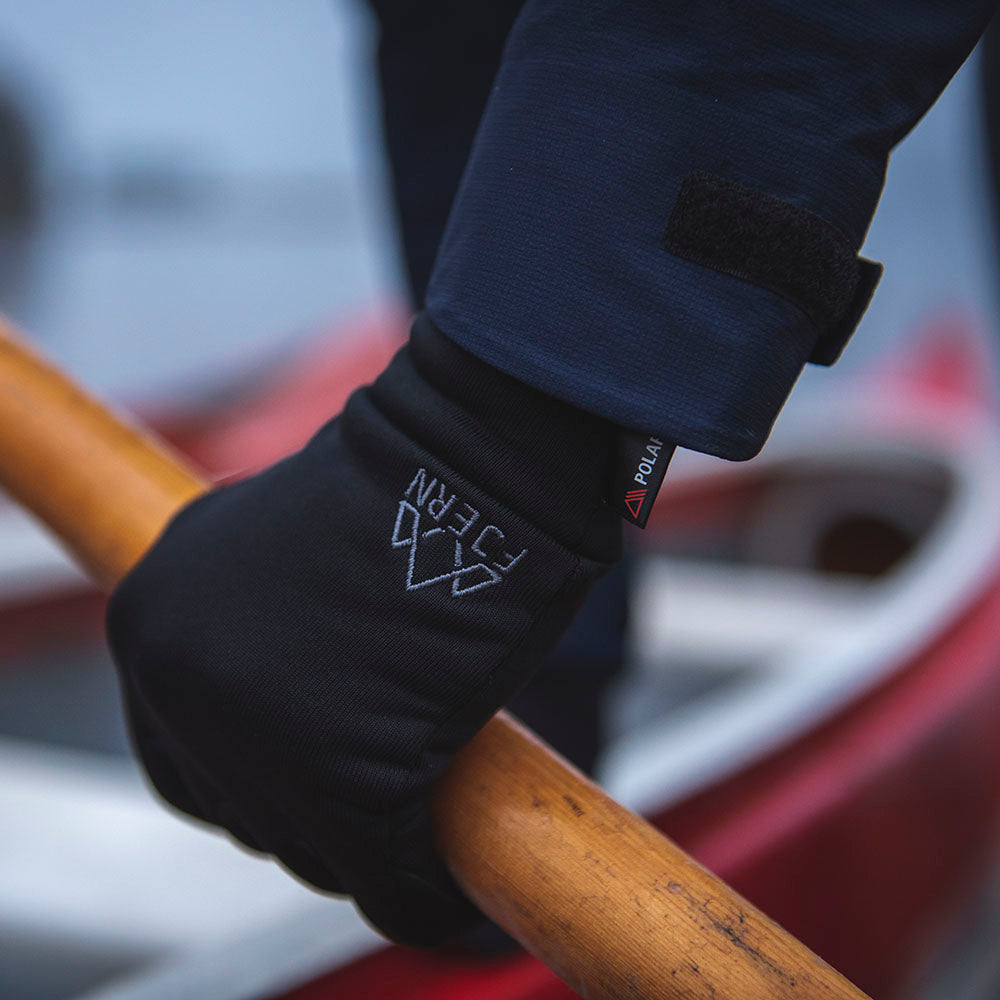 Fjern - Fjell Polartec Gloves (Black) | Elevate your outdoor wardrobe with our must-have Polartec Powerstretch gloves