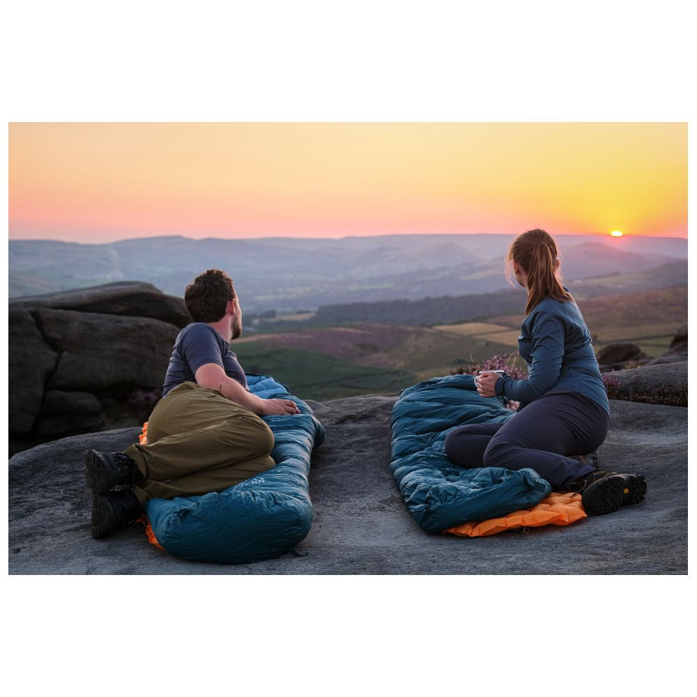 Fjern - Hygge 200 Down Sleeping Bag (Petrol/Arctic Blue) | Gear up for your fast-and-light adventures with the Hygge 200, an ultralight down-filled sleeping bag