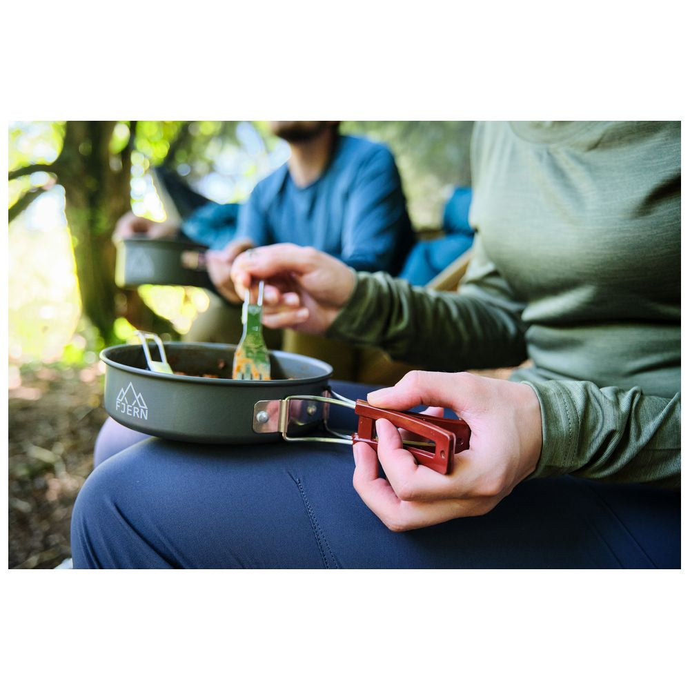 Fjern - Kypsetä Pan Set (Grey/Rust) | Upgrade your camping with our versatile aluminium camping cookware set, designed for 1-2 people