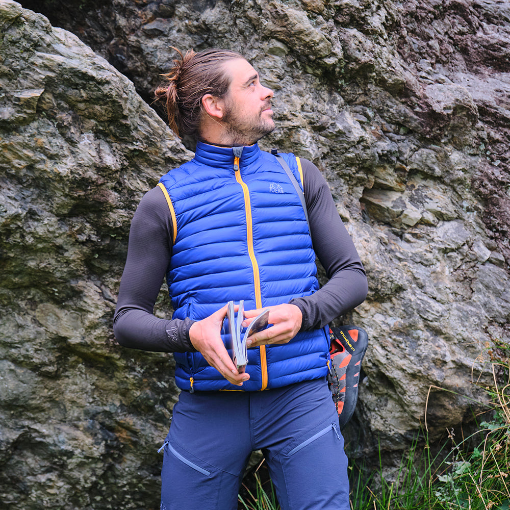 Sunshine) | Gear up your alpine performance with the Aktiv Gilet, a versatile and lightweight insulated layer that offers core warmth without the bulk