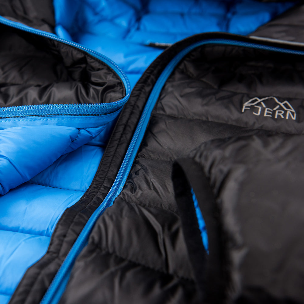 Fjern - Mens Arktis II Down Hooded Jacket (Black/Cobalt) | The Arktis II is an incredibly versatile insulated layer that stands strong in brutal conditions