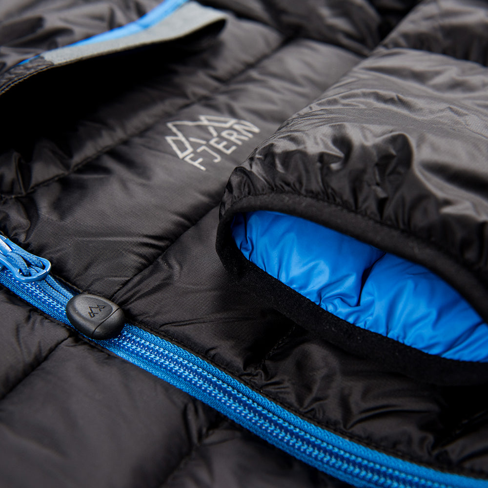 Fjern - Mens Arktis II Down Hooded Jacket (Black/Cobalt) | The Arktis II is an incredibly versatile insulated layer that stands strong in brutal conditions