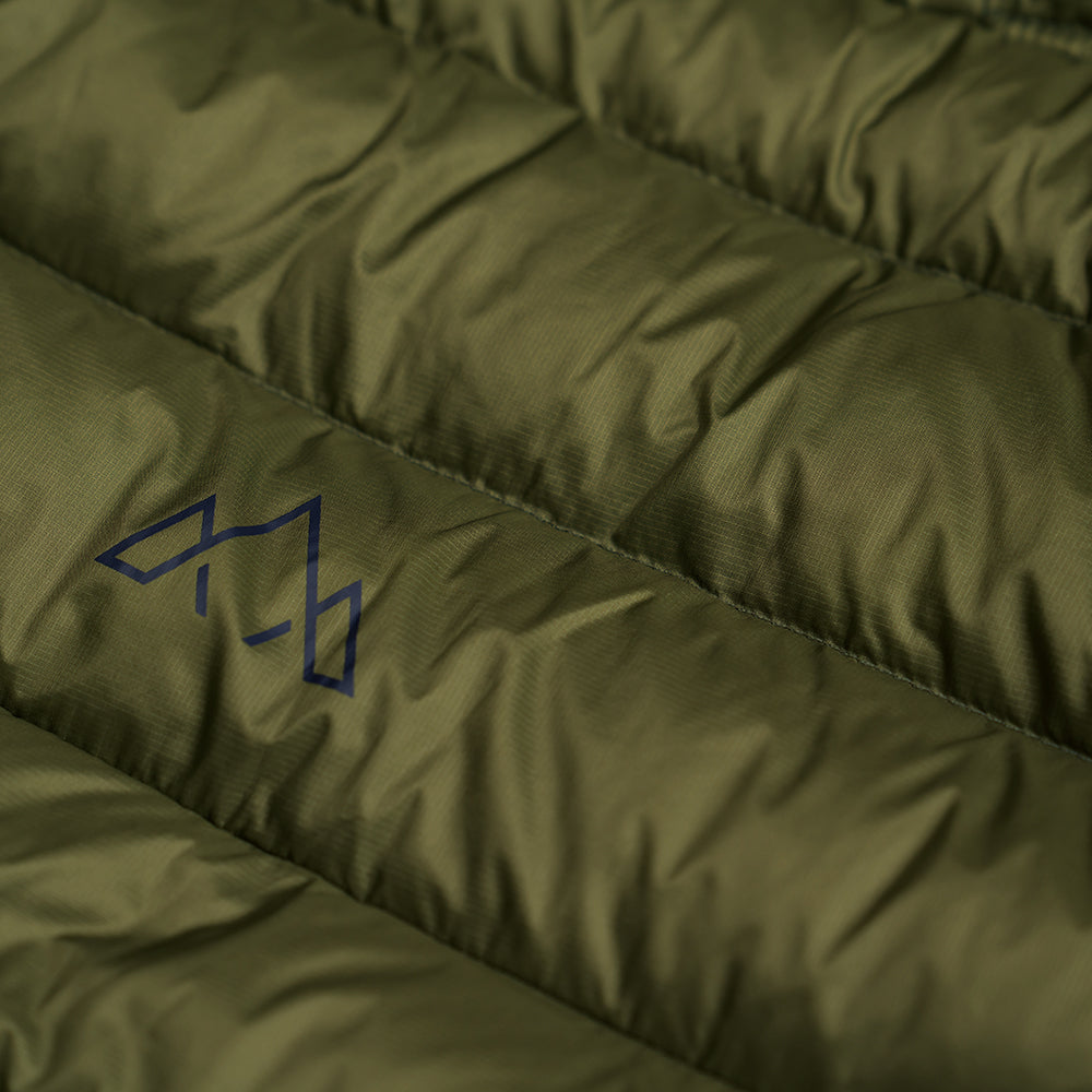 Fjern - Mens Arktis II Down Hooded Jacket (Olive/Navy) | The Arktis II is an incredibly versatile insulated layer that stands strong in brutal conditions