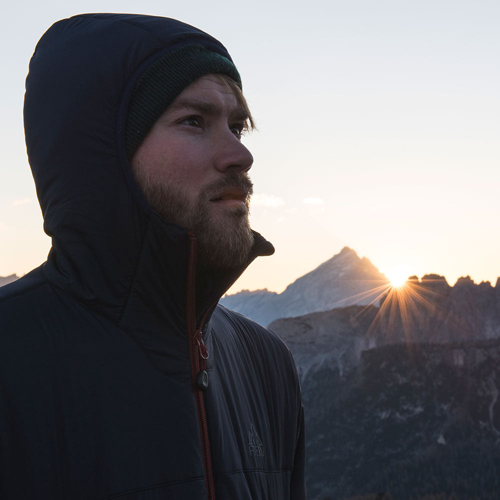 Fjern - Mens Breen Insulated Jacket (Navy/Rust) | The Breen is a fully featured powerhouse designed to conquer the harshest weather conditions