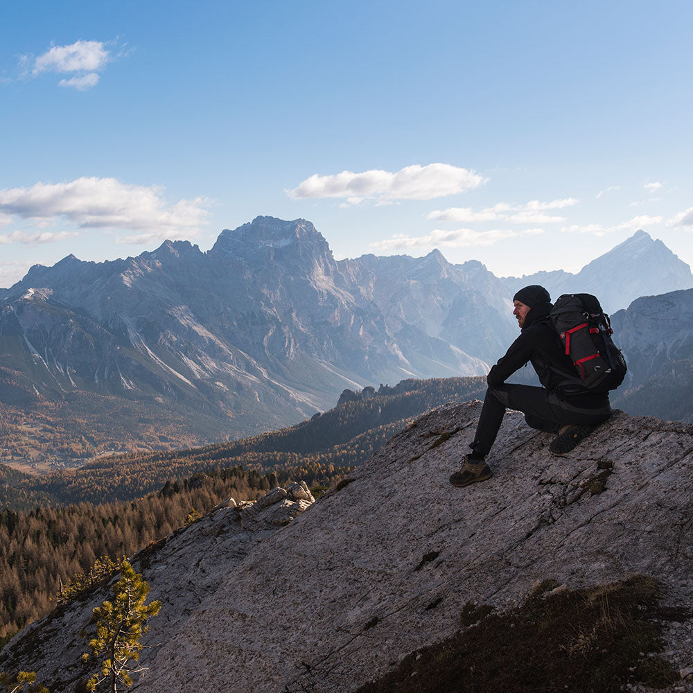 Fjern - Mens Grenser Softshell Jacket (Black/Charcoal) | Conquer the mountains with the Grenser softshell, the ultimate jacket for alpine adventures