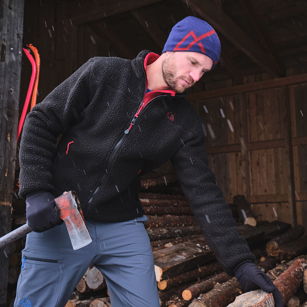 Rust) | Stay warm and cosy on your alpine adventures with our mid-layer Polartec fleece