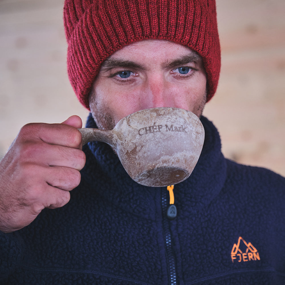 Fjern - Mens Koselig Polartec Fleece Jacket (Navy/Sunshine) | Stay warm and cosy on your alpine adventures with our mid-layer Polartec fleece