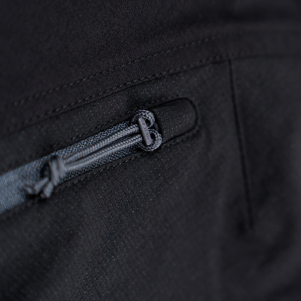 Charcoal) | Tackle the wilderness with our Vinter mountaineering trousers, built for versatility and performance in 3-season conditions