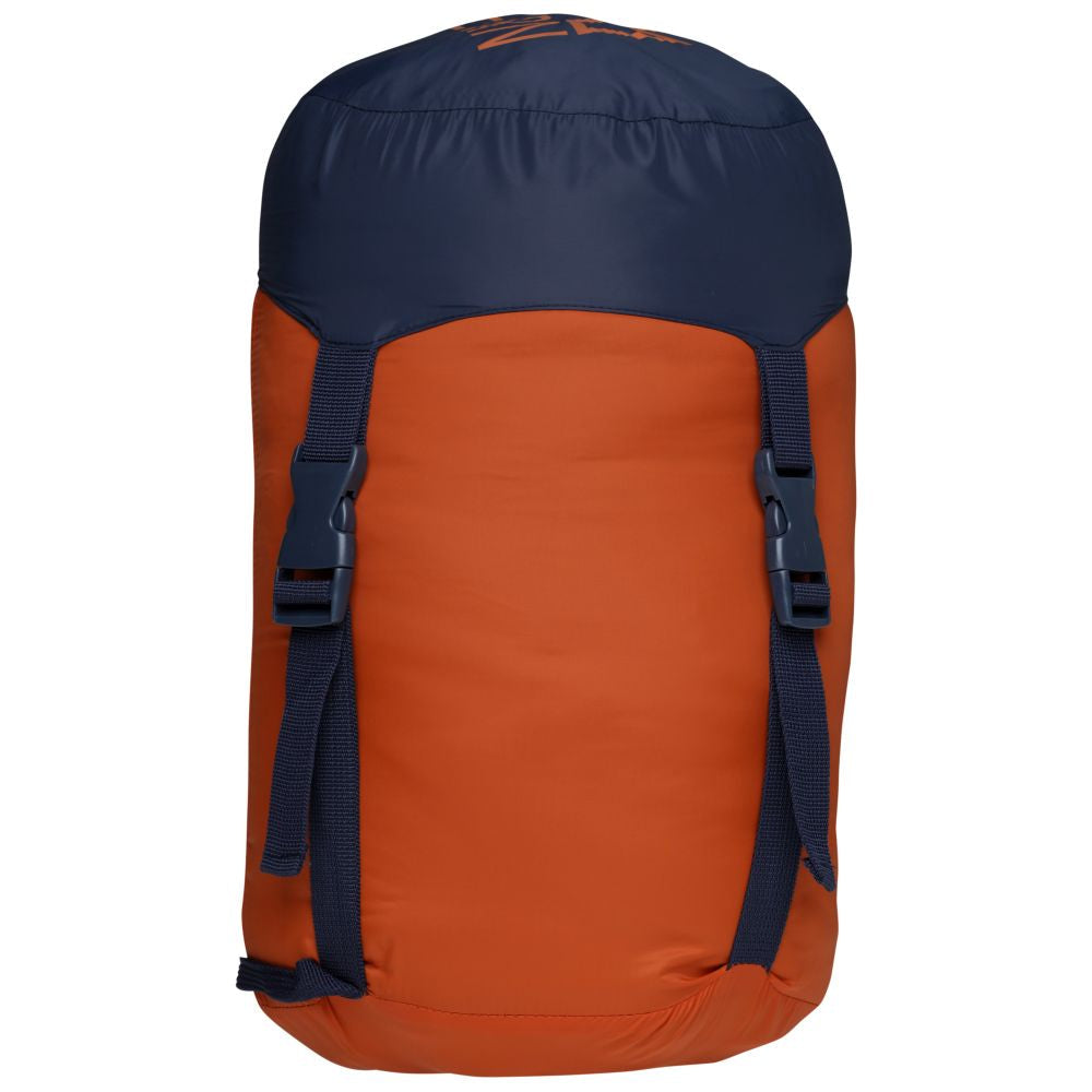 Fjern - Snarka 240 Sleeping Bag (Storm Grey/Burnt Orange) | The Snarka 240 is a lightweight synthetic sleeping bag equipped for diverse climates