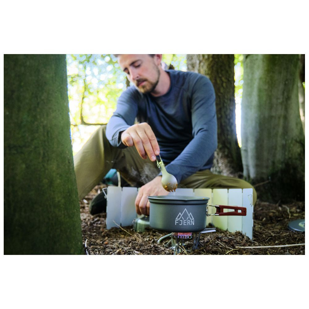 Fjern - Tuuli Stove Windshield (Silver) | Outdoor cooking has never been easier with our sleek, lightweight Aluminium Windshield
