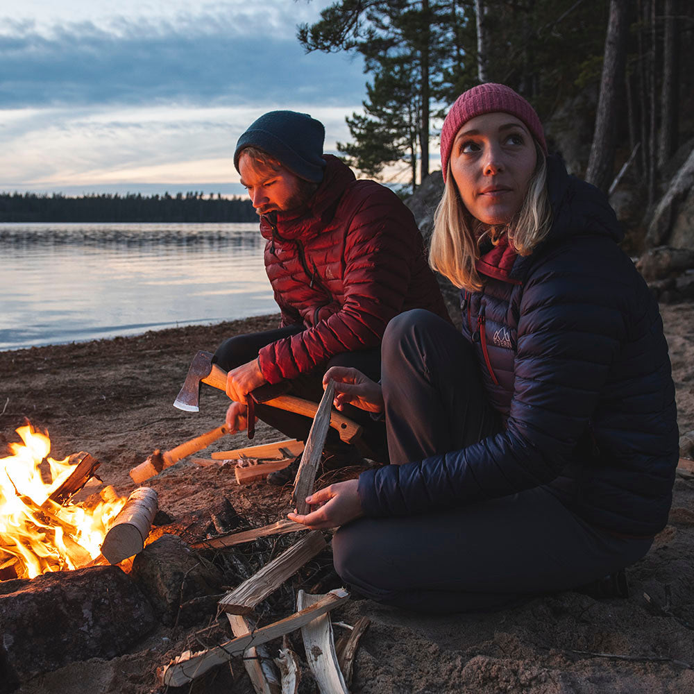 Fjern - Womens Aktiv Down Hooded Jacket (Navy/Rust) | Venture further with the Aktiv, a versatile and lightweight insulated layer that offers exceptional warmth in a compact package