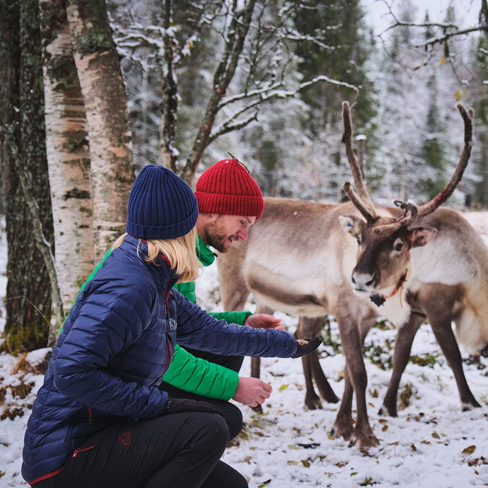 Fjern - Womens Aktiv Down Hoodless Jacket (Navy/Rust) | Venture further with the Aktiv, a versatile and lightweight insulated layer that offers exceptional warmth in a compact package