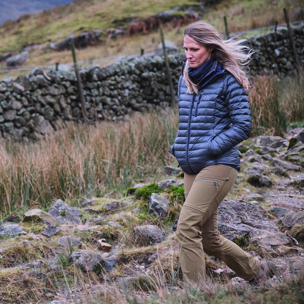 Fjern - Womens Aktiv Down Hooded Jacket (Charcoal/Navy) | Venture further with the Aktiv, a versatile and lightweight insulated layer that offers exceptional warmth in a compact package