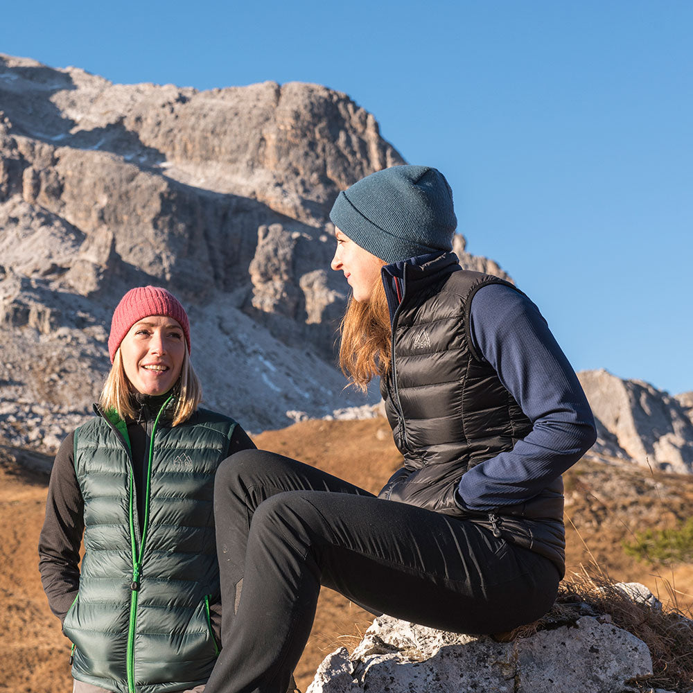 Green) | Designed to provide core warmth without the weight, this gilet features a clean, sleeveless design for unrestrictive movement during active pursuits