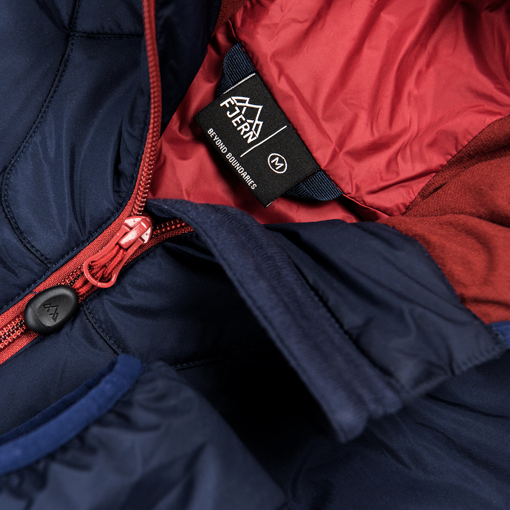 Fjern - Womens Breen Insulated Jacket (Navy/Rust) | The Breen is a fully featured powerhouse designed to conquer the harshest weather conditions
