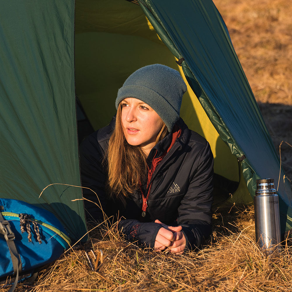Fjern - Womens Breen Insulated Jacket (Navy/Rust) | The Breen is a fully featured powerhouse designed to conquer the harshest weather conditions