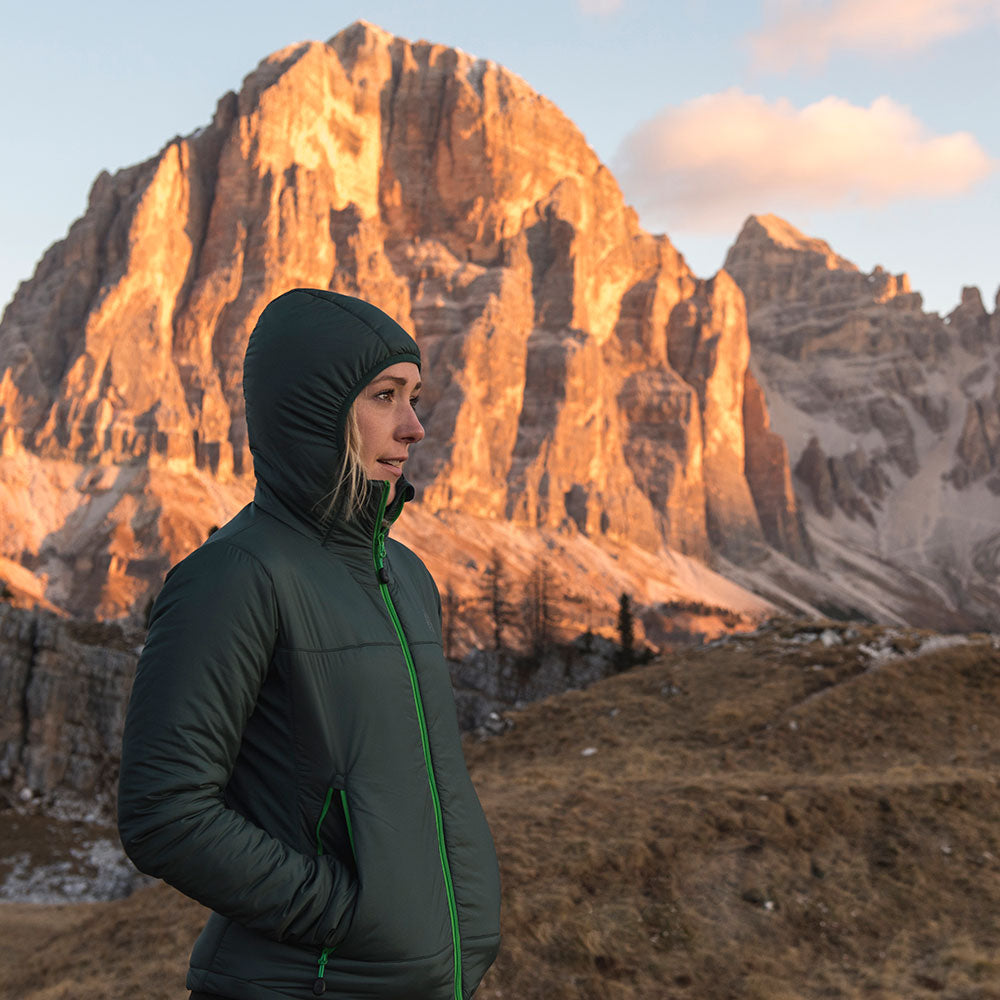 Fjern - Womens Breen Insulated Jacket (Pine/Green) | The Breen is a fully featured powerhouse designed to conquer the harshest weather conditions