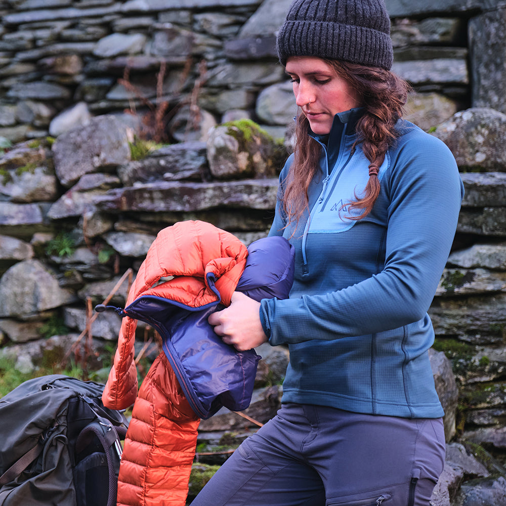 Fjern - Womens Bresprekk Half Zip Grid Fleece (Petrol/Arctic Blue) | Designed to meet the demands of ever-changing alpine conditions, the Bresprekk functions as both a winter baselayer and a lightweight midlayer