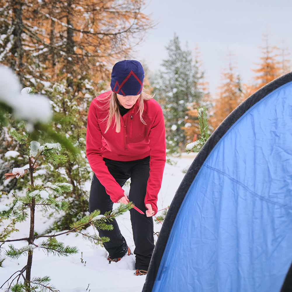 Rust) | Designed to meet the demands of ever-changing alpine conditions, the Bresprekk functions as both a winter baselayer and a lightweight midlayer