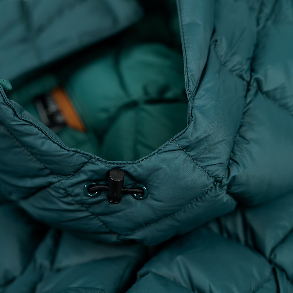 Fjern - Womens Eldur Eco Insulated Jacket (Emerald) | The Eldur Jacket is your essential lightweight, warm, and sustainable choice for outdoor adventures