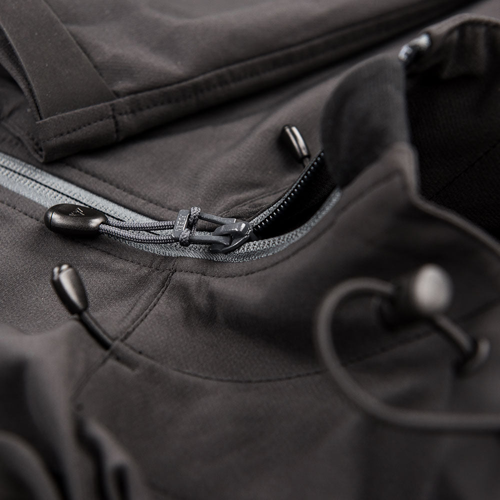 Fjern - Womens Grenser Softshell Jacket (Black/Charcoal) | Conquer the mountains with the Grenser softshell, the ultimate jacket for alpine adventures