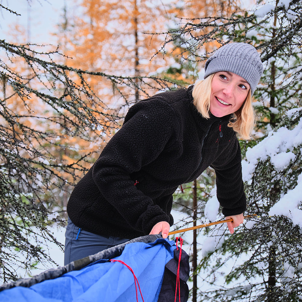 Rust) | Stay warm and cosy on your alpine adventures with our mid-layer Polartec fleece