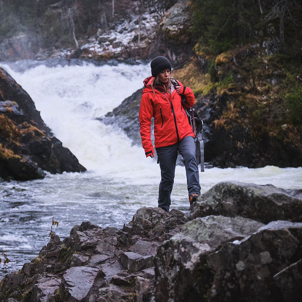 Navy) | Face the harshest alpine challenges with confidence in the Orkan jacket, engineered to excel in extreme conditions