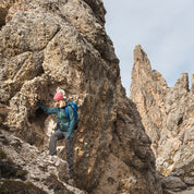 Fjern - Womens Vandring Stretch Fleece Jacket (Pine/Green) | The Vandring is a mid-weight technical fleece hoodie designed for warmth, flexibility, and performance